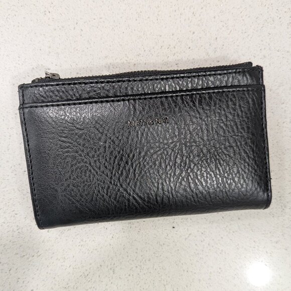 Matt & Nat Wallet - Picture 1 of 2